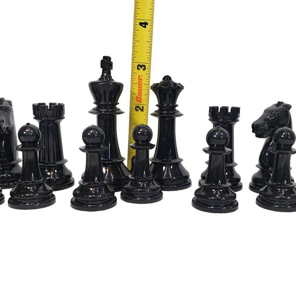1969 Milton Bradley 32 Piece Plastic Chess Men Set Staunton VA Design 421 - Picture 6 of 11